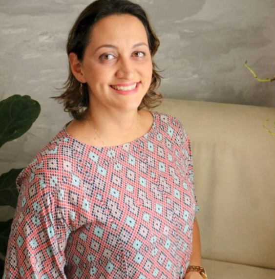 Dra. Renata Jesus dos Santos Oliveira